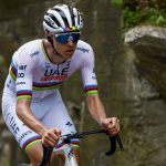 Arrancan los pedalazos de Tadej Pogacar 2025 con Sebastián Molano